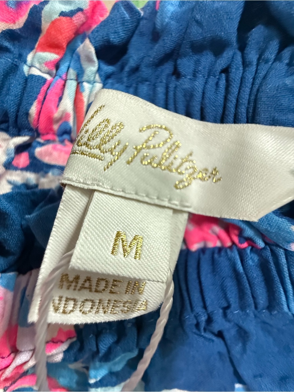💕💕Lilly Pulitzer Blue and Pink crop top Off-Shoulder Floral - Picture 3 of 5